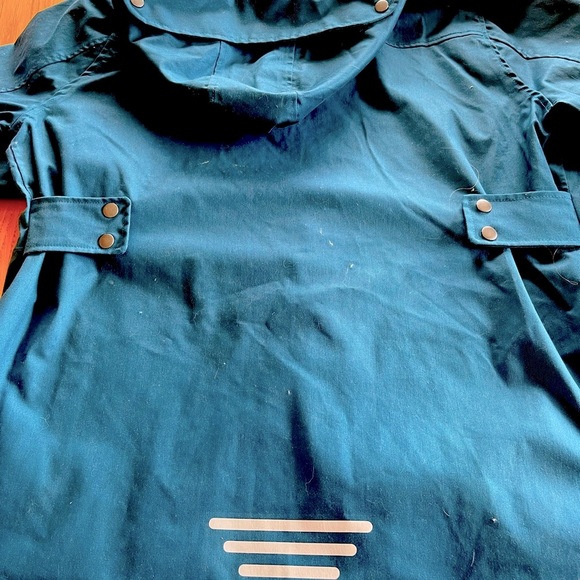 CAT ( Caterpillar ) Women’s winter hooded coat. Teal color, thumb hole as seen - Picture 3 of 12